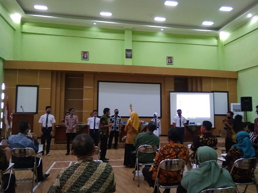 PISAH SAMBUT PEJABAT STRUKTURAL DINDIKPORA DAN PENGHARGAAN LOMBA MURAL