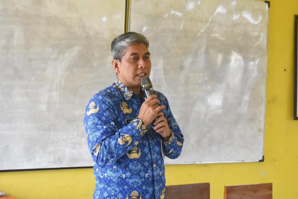 Siswa Terdampak Bencana Tanah Gerak di Pejawaran Terima Bantuan dari Baznas UPZ Dindikpora Banjarnegara